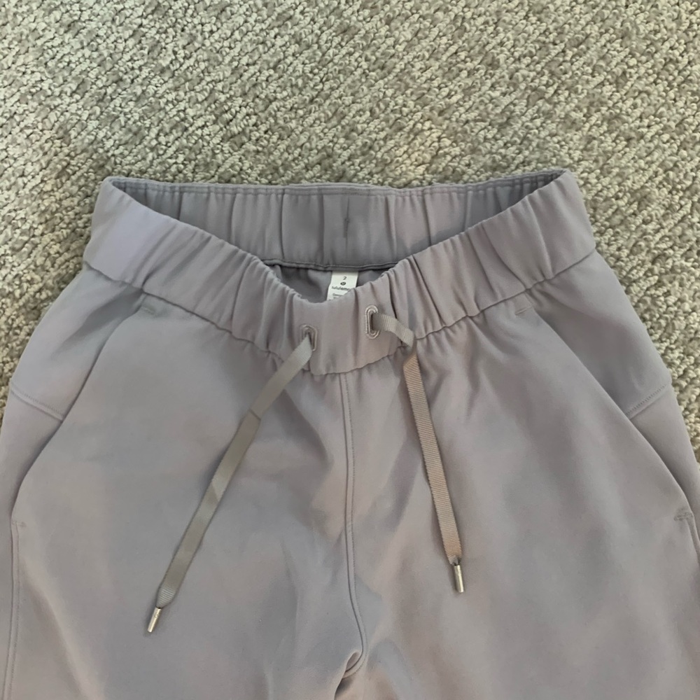 LULULEMON ON THE FLY JOGGER SIZE 2